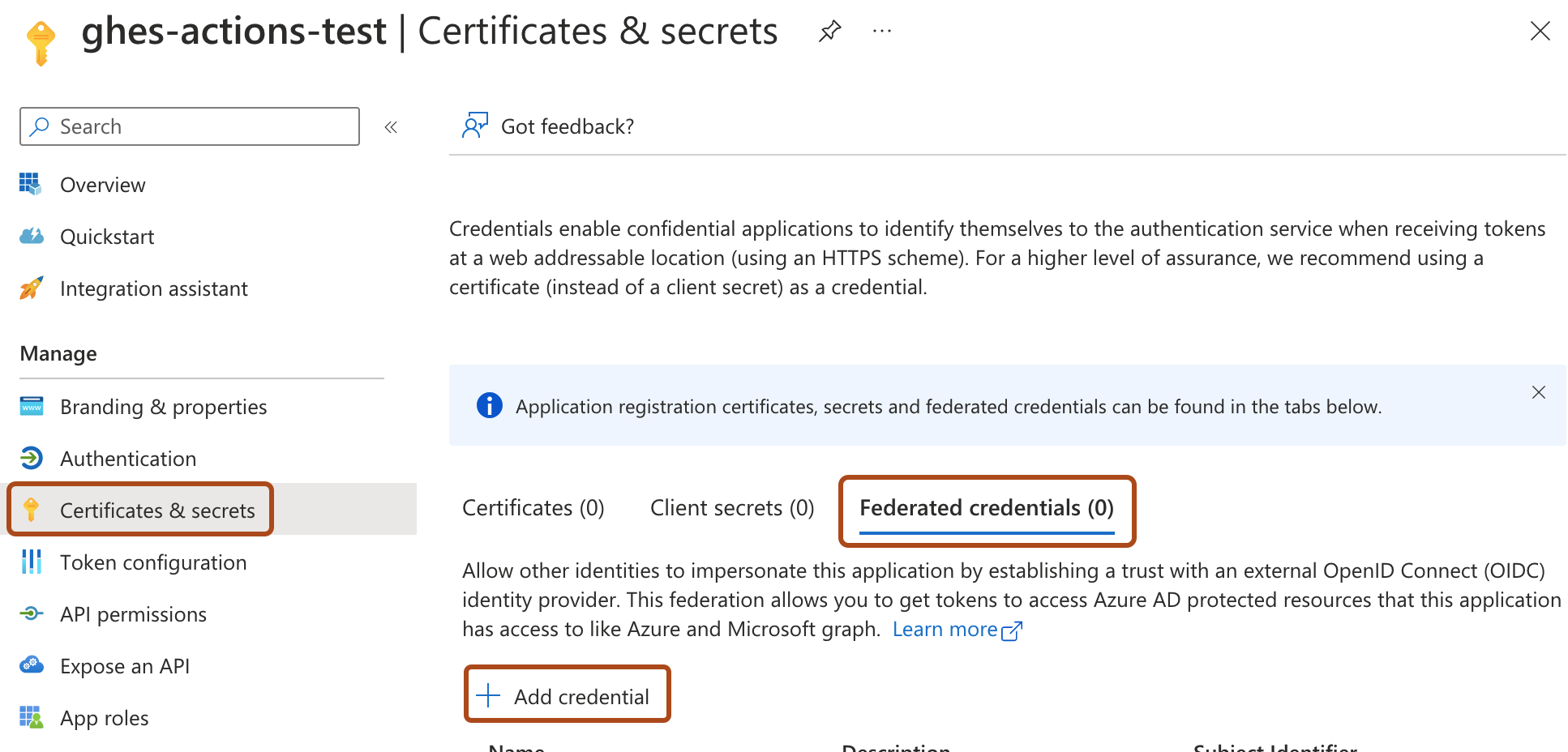 "인증서 및 비밀"을 관리하는 페이지의 스크린샷 페이지 링크, "Federated credentials" 탭 및 "자격 증명 추가" 버튼이 윤곽선으로 표시됩니다.